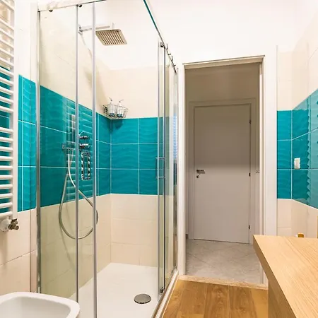 לינה וארוחת בוקר L'approdo Via Ancona 4*