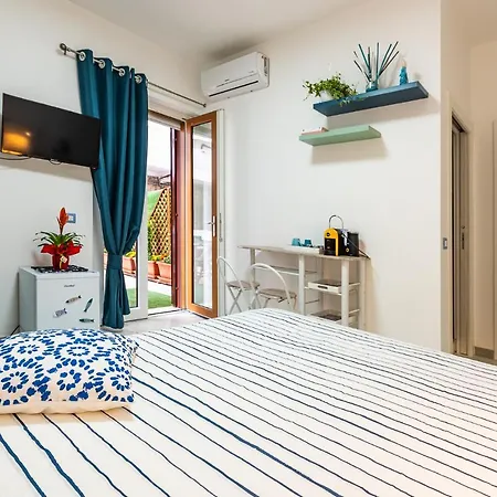 L'approdo Via Ancona 4*