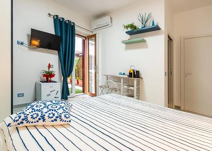 L'approdo Via Ancona 4*